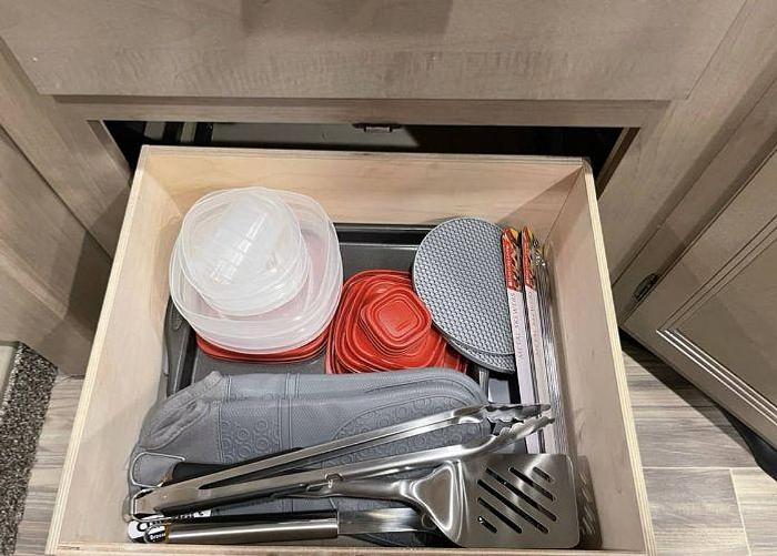 Used 2023 Thor Motor Coach FOUR WINDS 31E