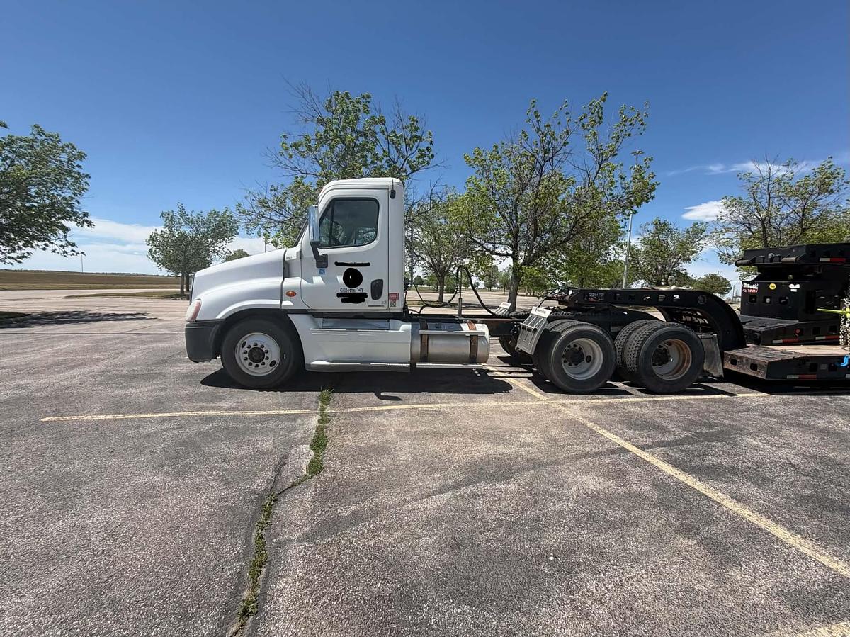 Used 2009 Freightliner Cascadia w/ 1985 Siebert 65-Ton RGN Package