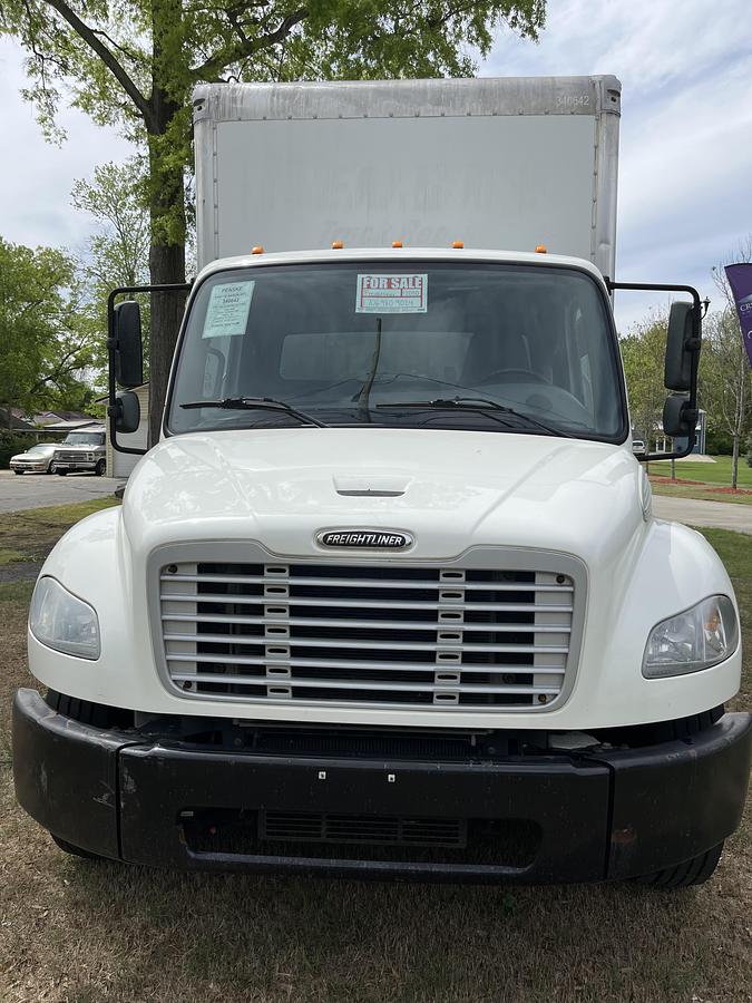 Used 2020 Freightliner M2 106 26ft Box Truck W/ Liftgate