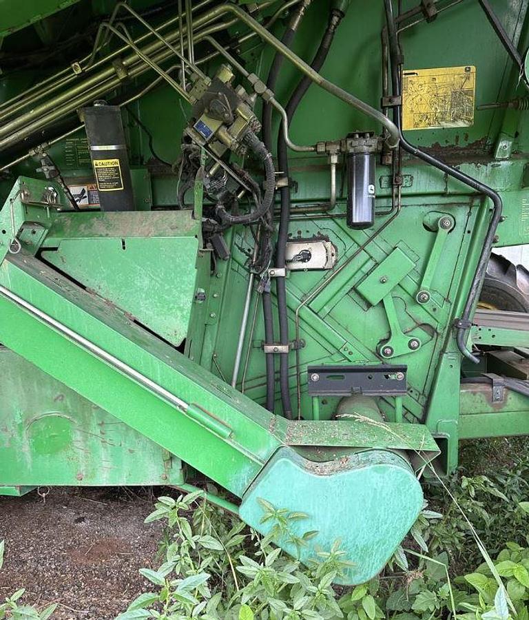 Used 1998 John Deere 9610 Combine