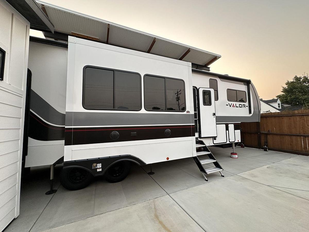 Used 2024 Alliance Valor 36V11