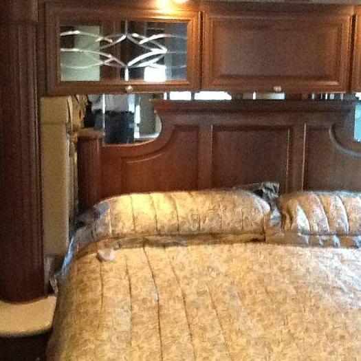 Used 2009 Newmar Essex 4517