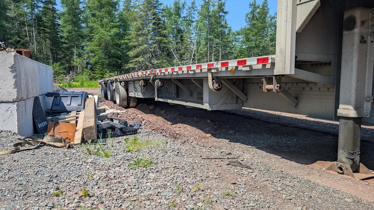 Used 2010 Peterbilt 386 Semi Truck – Cummins – 10-Speed