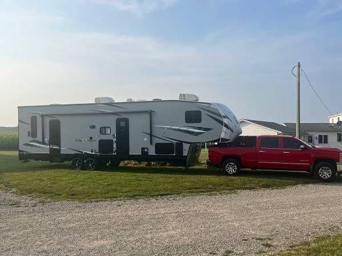 Used 2022 Cherokee Wolfpack 315 Pack 12