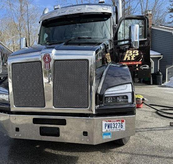 Used 2022 KENWORTH T880