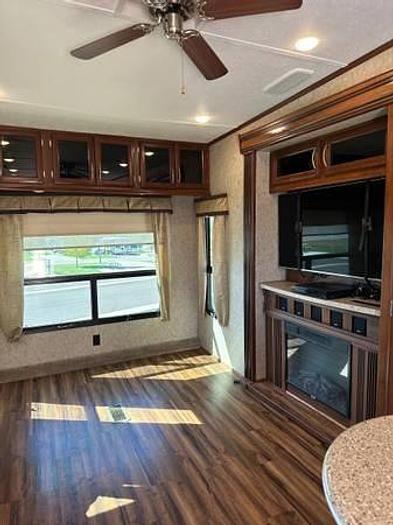 Used 2017 Prime Time Manufacturing Sanibel 3550