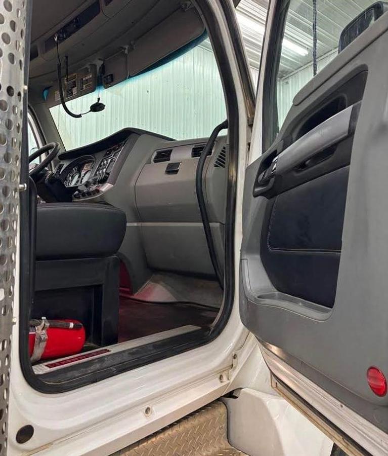 Used 2020 Kenworth T880