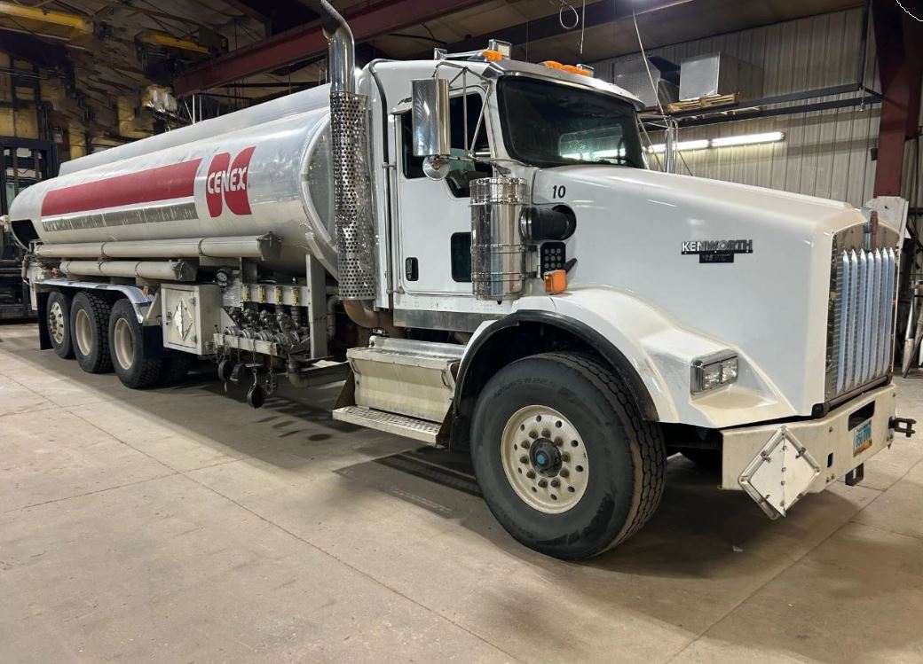 Used 2010 Kenworth T800