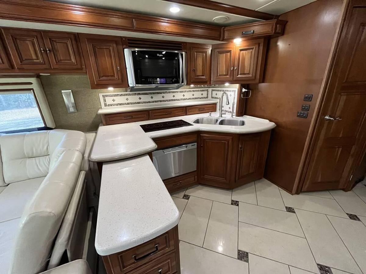 Used 2013 Winnebago Tour 42QD Class A Motorhome