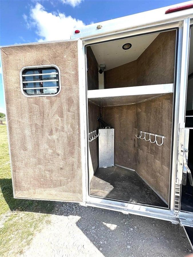 Used 2007 Bloomer 6 Horse Trailer