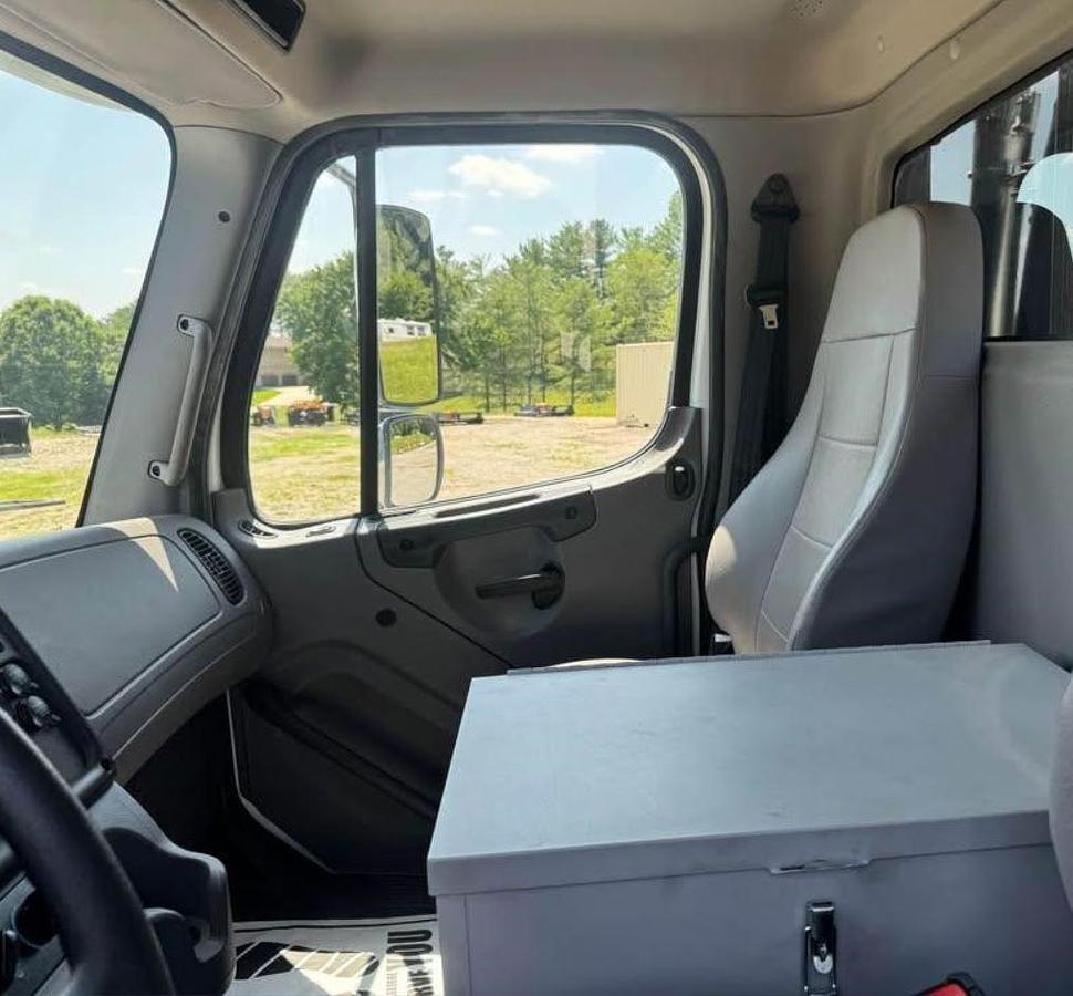 Used 2023 Freightliner Business Class M2 106
