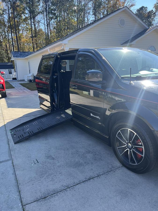 Used 2017 Dodge Grand Caravan GT Handicap Van