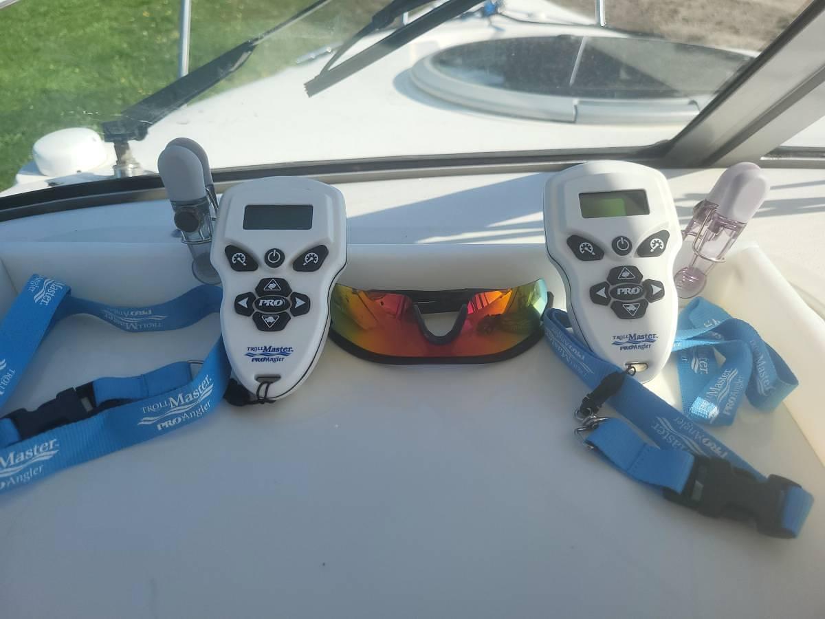 Used 2008 Seaswirl Striper 2101 Walk-Around Alaskan Package Powerboat