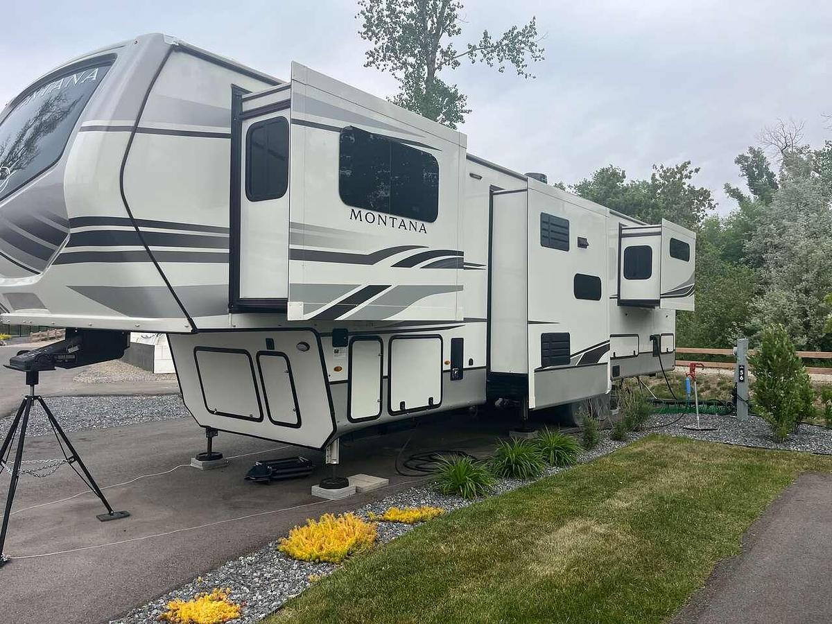 Used 2022 Keystone Montana 3761FL