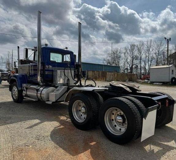 Used 1985 Mack Superliner RW613