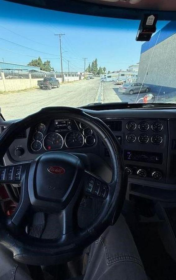 Used 2015 Peterbilt 579 End Dump Truck