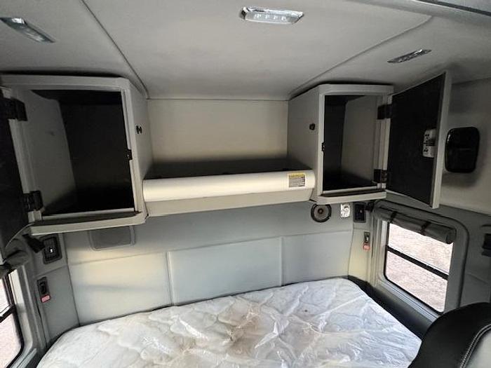 Used 2021 Kenworth T880 Sleeper Semi Truck