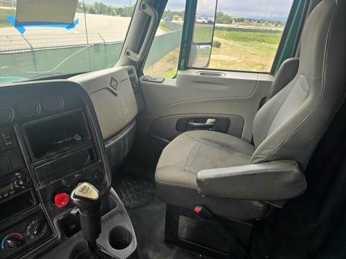 Used 2014 International Prostar Conventional Sleeper Semi