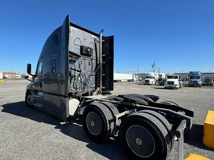Used 2020 Freightliner CASCADIA 126