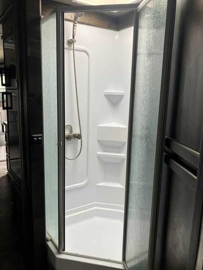 Used 2020 Logan Coach 4 Horse Living Quarters