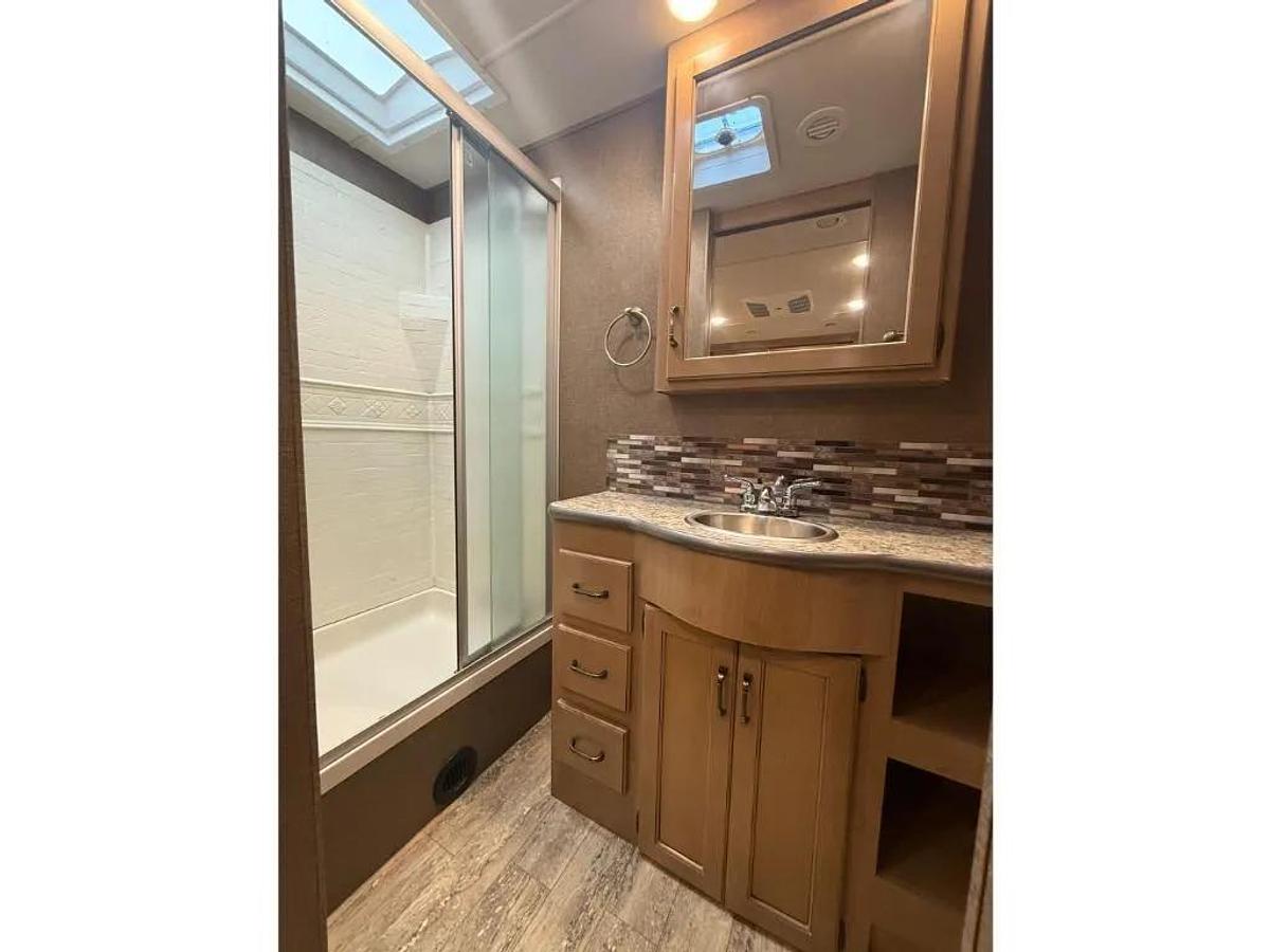 Used 2018 Thor Motor Coach Hurricane 35M Class A Motorhome