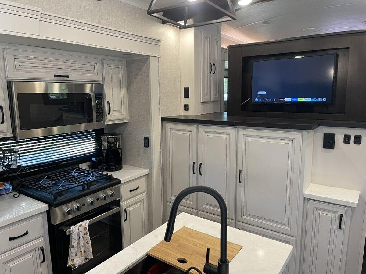 Used 2024 Jayco North Point 382FLRB