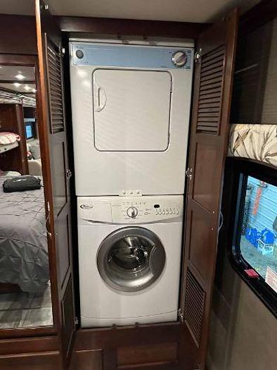 Used 2017 Fleetwood Discovery LXE 40G