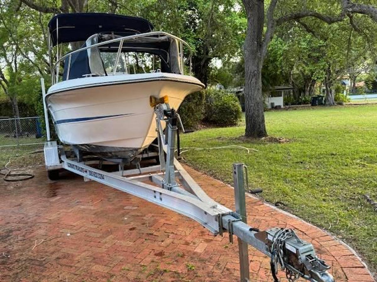 Used 1990 Hydra Sports 2000 Vector Cc