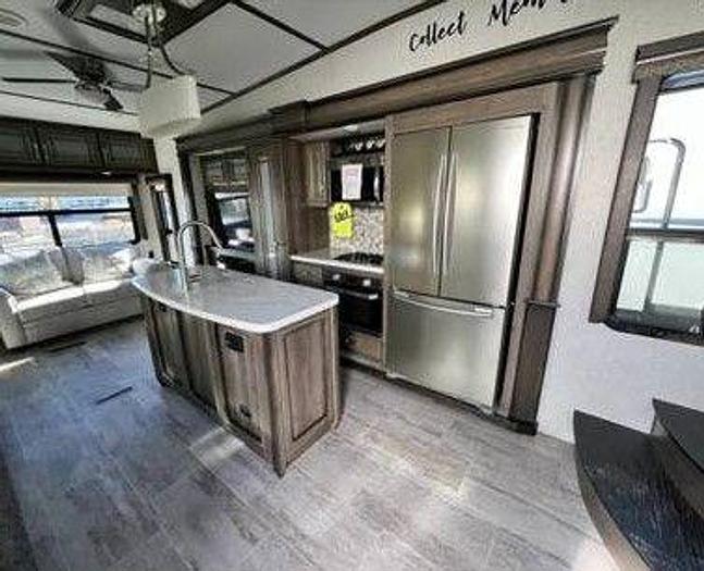 Used 2020 Keystone Montana 3721RL