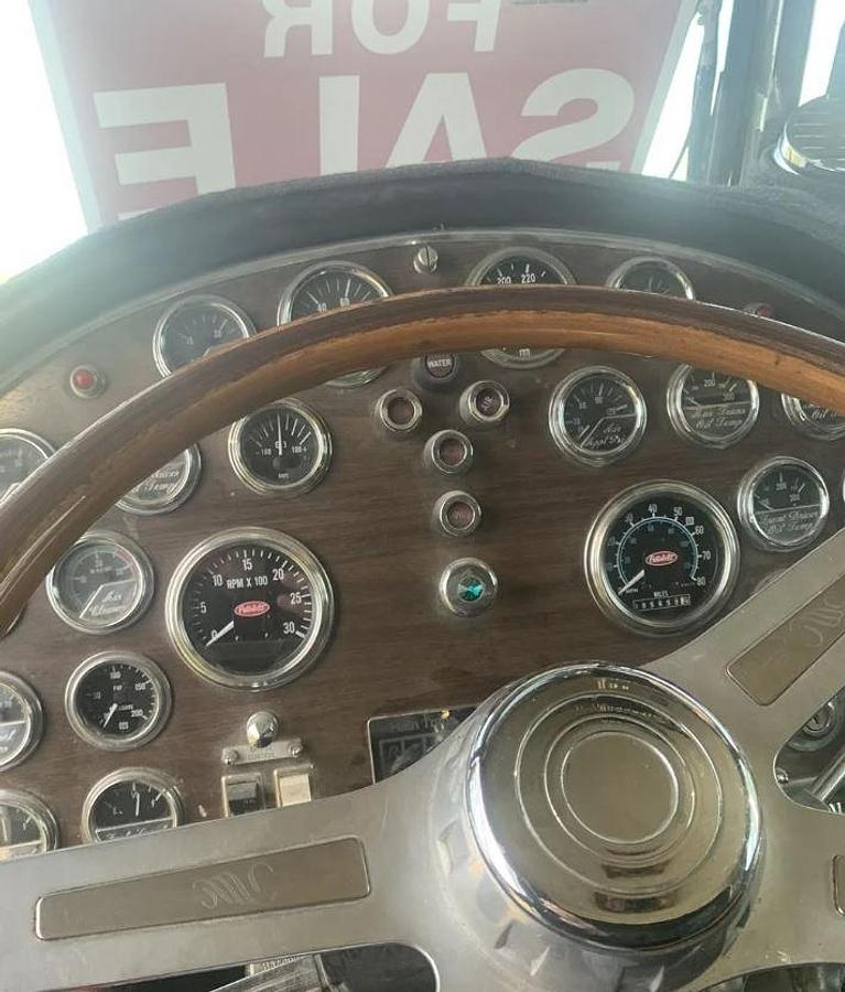 Used 1987 Peterbilt 359 Sleeper Semi Truck