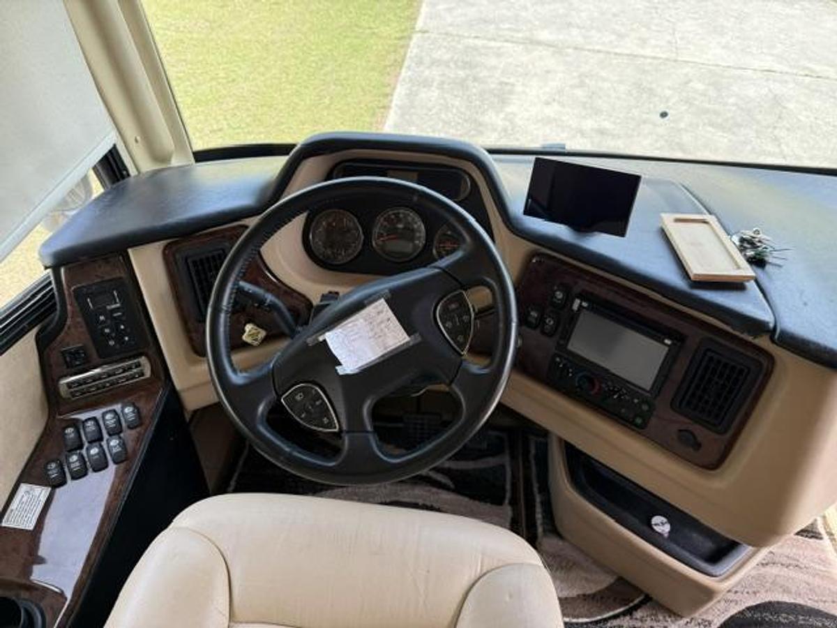 Used 2012 MONACO KNIGHT 40DT