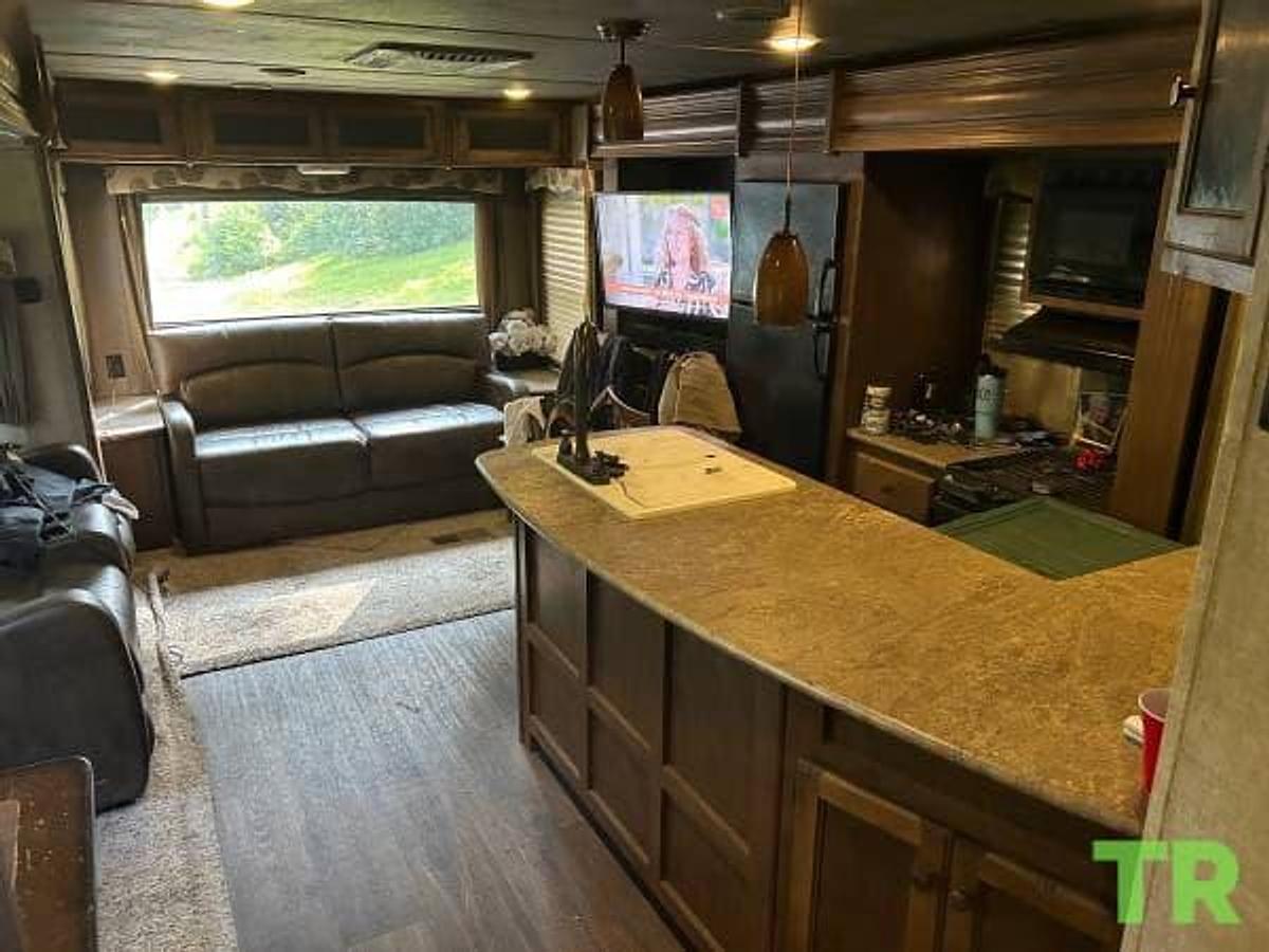 Used 2016 Keystone Sprinter Travel Trailer