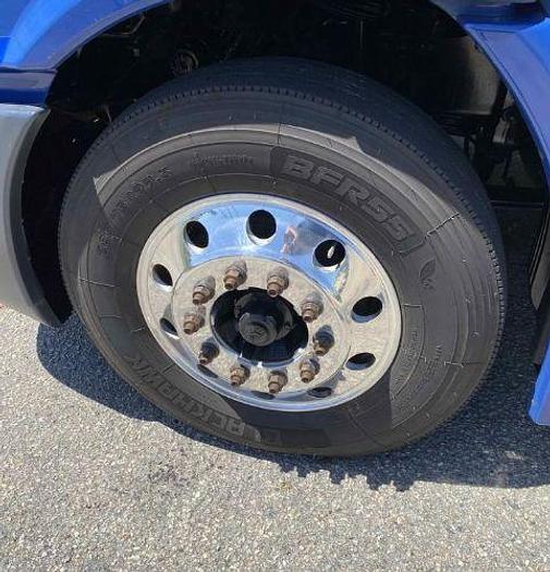 Used 2014 Freightliner CASCADIA 113