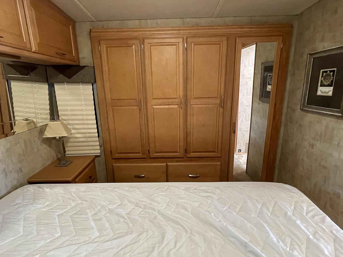 Used 2007 Winnebago Journey 34h