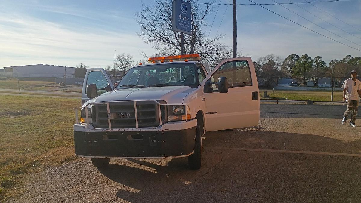 Used 2002 Ford F450 Recover Truck with Boom