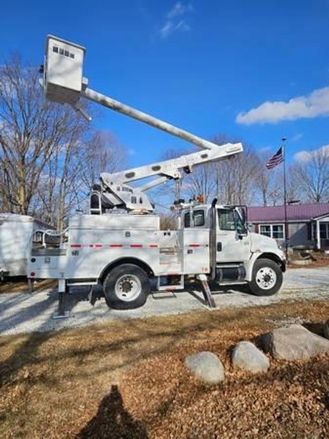 Used 2006 International Bucket Truck