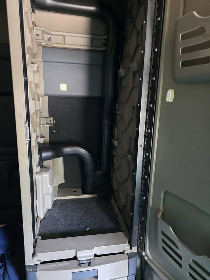 Used 2015 Freightliner Cascadia Conventional Sleeper Semi