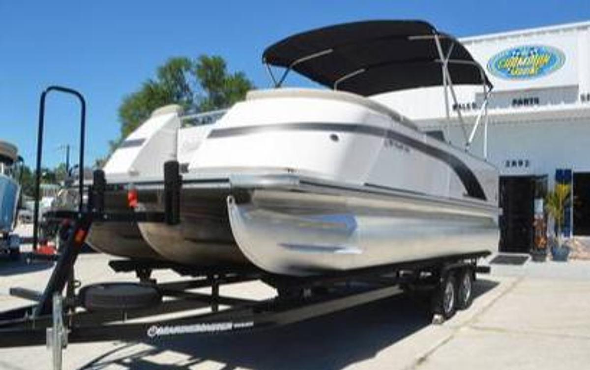 Used 2022 Tritoon Silver Wave 2210 JS