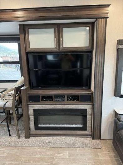 Used 2021 Keystone Avalanche 37EGK