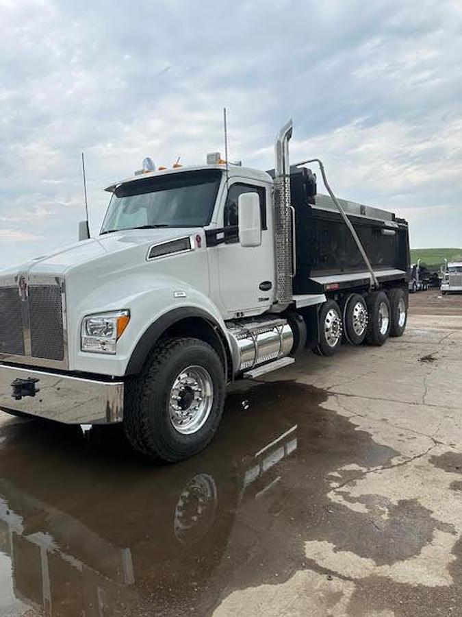 Used 2024 Kenworth T880 Dump Truck