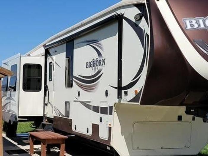 Used 2015 Heartland Bighorn 3875FB