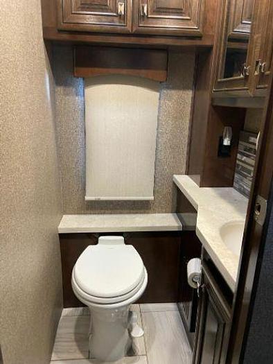 Used 2020 Fleetwood Discovery LXE 40M