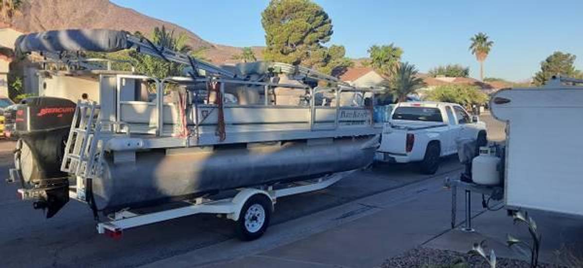 Used 1999 Godfrey 18 Foot Pontoon