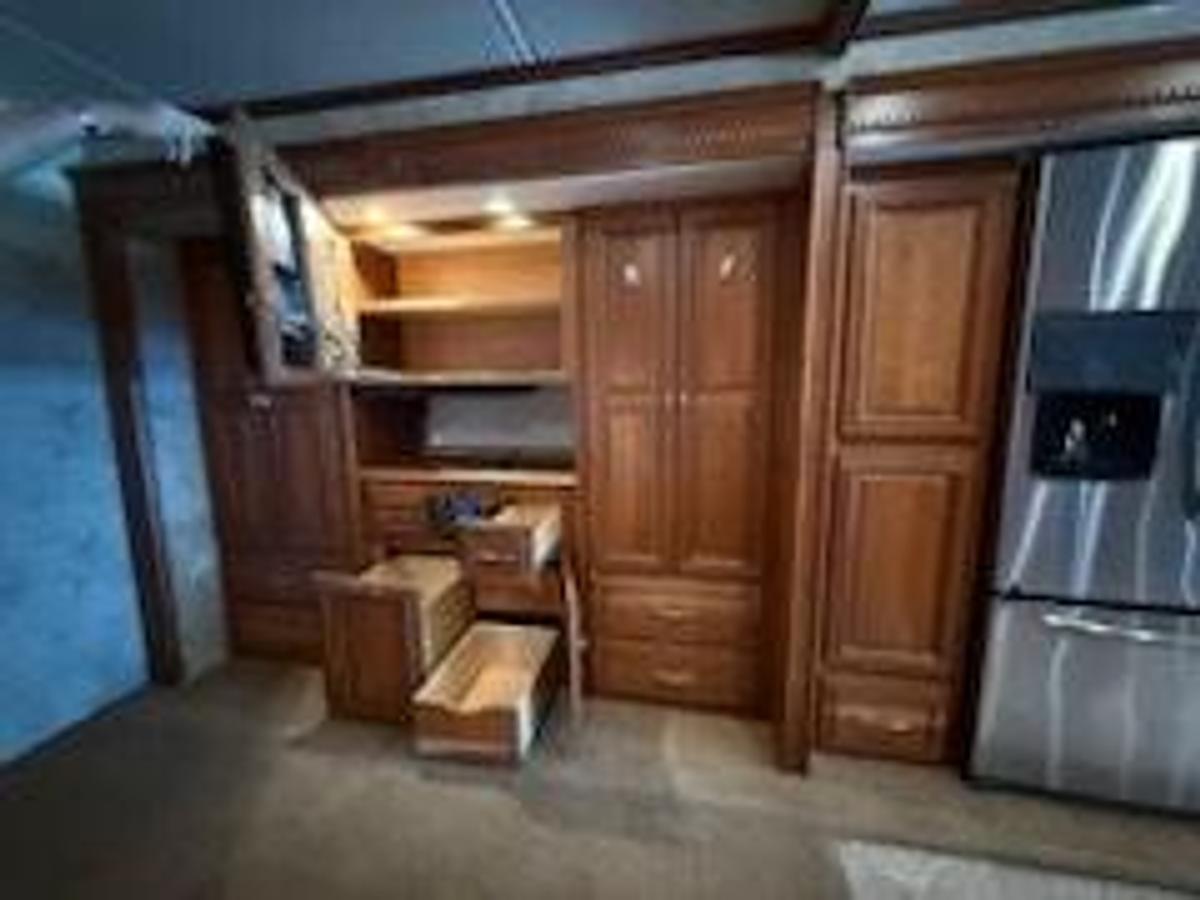 Used 2011 Winnebago Tour 42QD Class A Motorhome