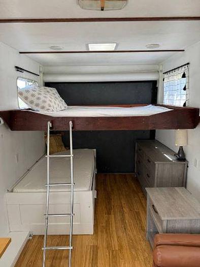 Used 2002 Keystone Tail Gator 251 RR