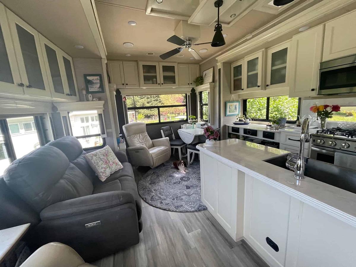 Used 2022 Vanleigh Beacon 390GBB