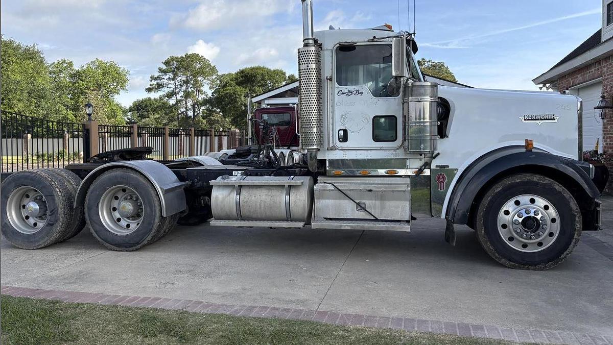Used 2007 Kenworth W900
