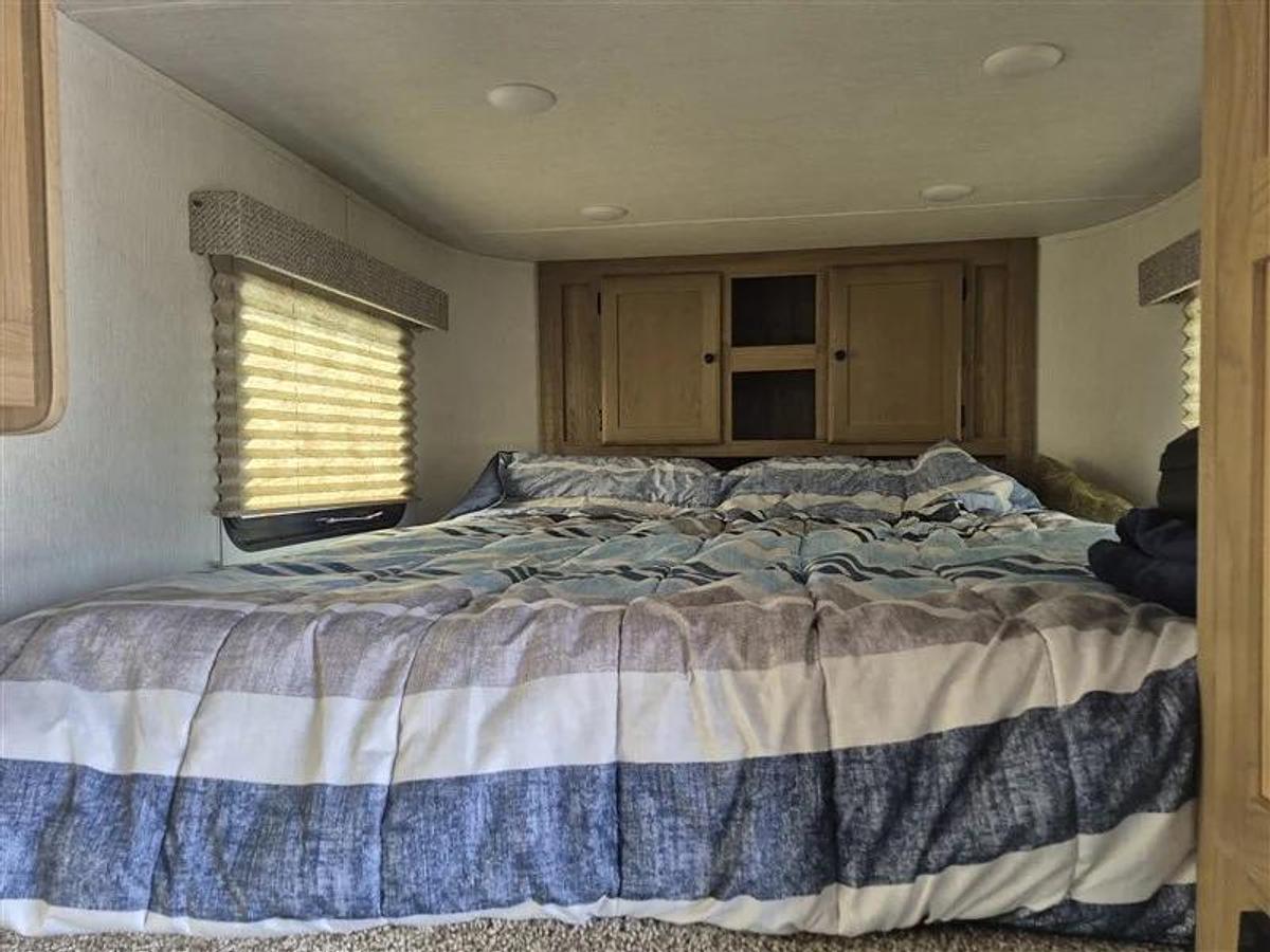 Used 2024 Lakota Colt 3 Horse Trailer