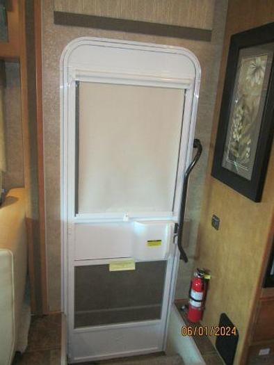 Used 2013 Winnebago Vista 30T