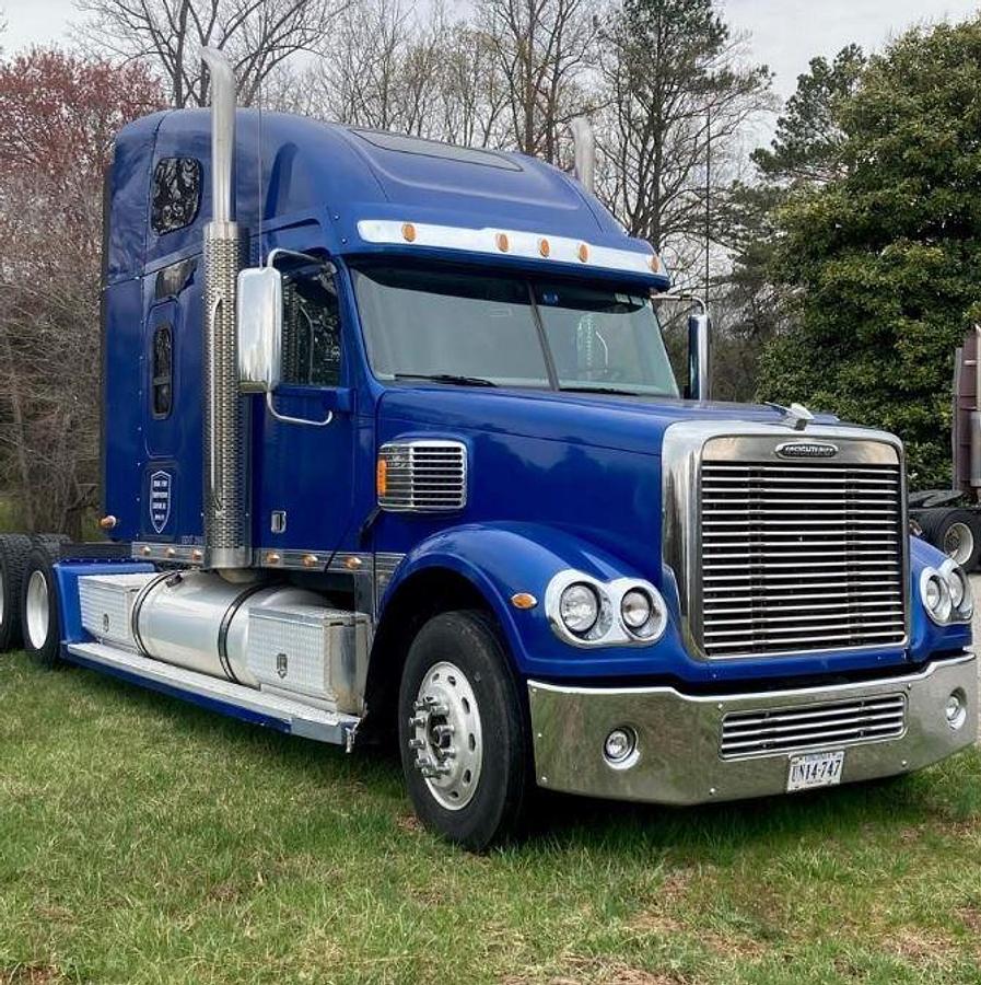 Used 2014 Freightliner Coronado Sleeper Semi Truck